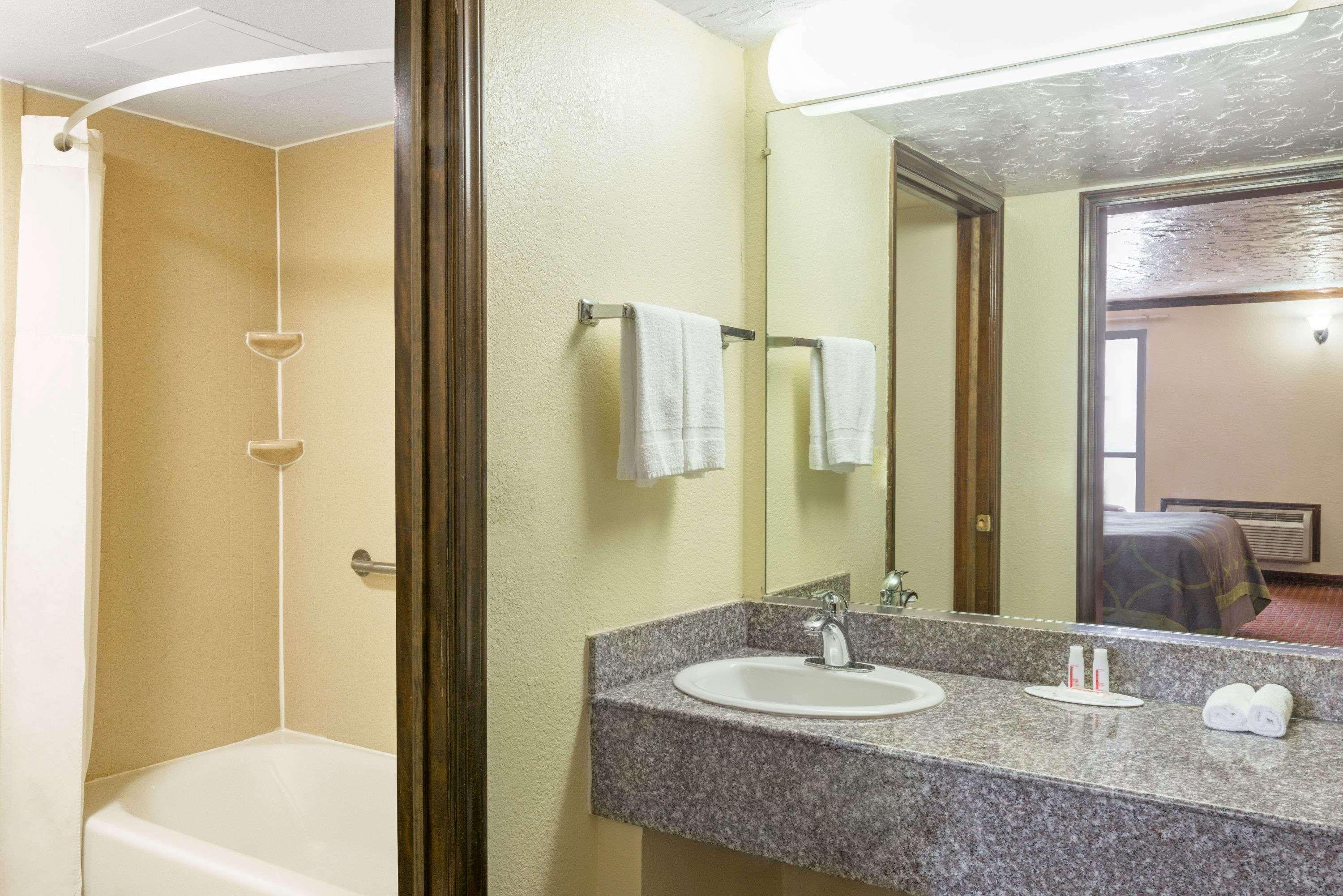 Super 8 By Wyndham Enid Hotel Ngoại thất bức ảnh
